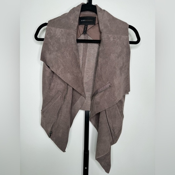 BCBGMAXAZRIA Asymmetrical Brown Vest - Chic and Versatile Fashion - Picture 1 of 4